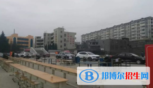鎮(zhèn)雄縣職業(yè)高級(jí)中學(xué)