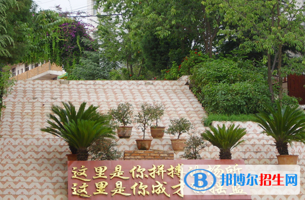 云南初中畢業(yè)讀哪個衛(wèi)校比較好