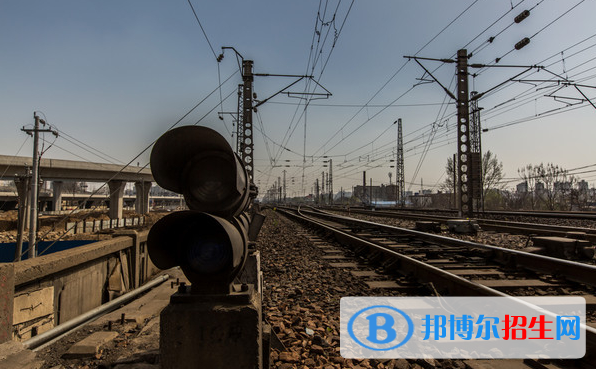 陜西初中生能上鐵路學校嗎