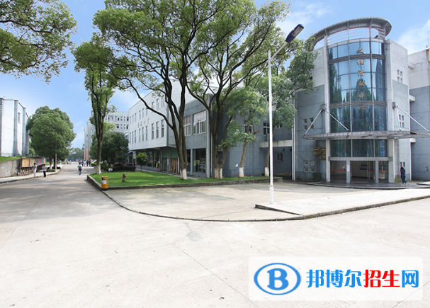 江西青年職業(yè)學(xué)院五年制大專2020年學(xué)費(fèi)、收費(fèi)多少