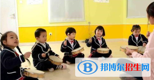 女生上幼師學校學什么好