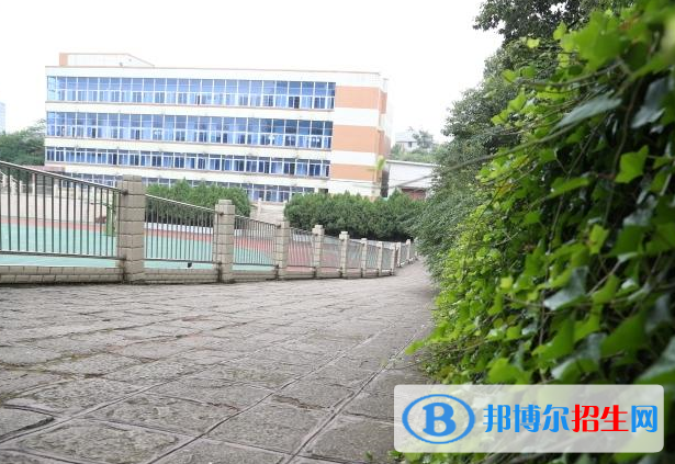 貴陽經(jīng)濟(jì)貿(mào)易中等專業(yè)學(xué)校2
