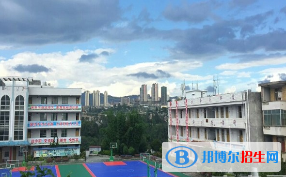 納雍中等職業(yè)學(xué)校1