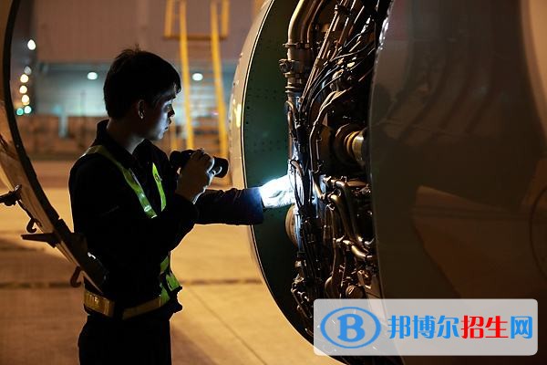 江蘇省鐵路學校都有什么專業(yè)適合男生