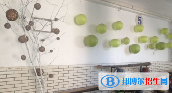 武漢財貿(mào)學(xué)校0