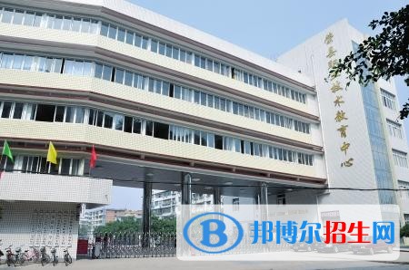 四川榮縣職業(yè)高級中學校學校怎么樣