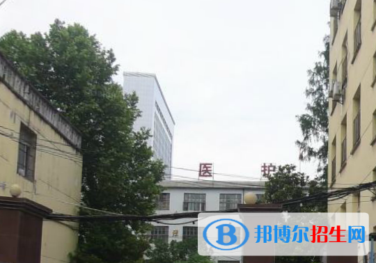 湖北現(xiàn)代科技學(xué)校2020年報(bào)名條件、招生要求、招生對(duì)象