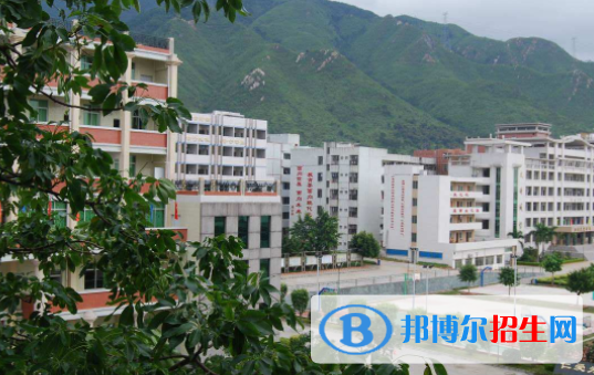 清新職業(yè)技術(shù)學校地址在哪里