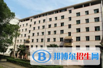 江西輕工業(yè)高級(jí)技工學(xué)校怎么樣、好不好