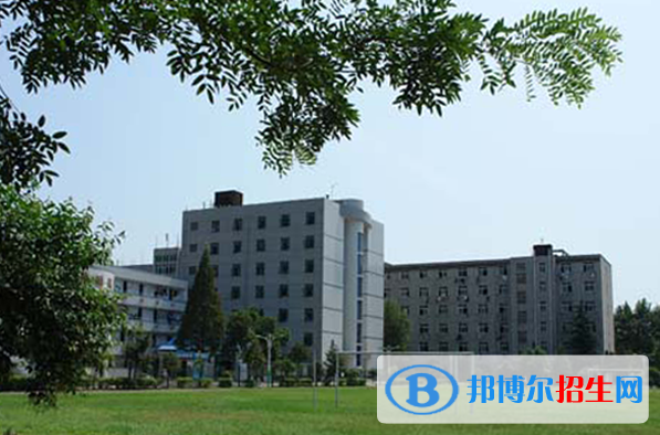 武漢第二輕工業(yè)學(xué)校4