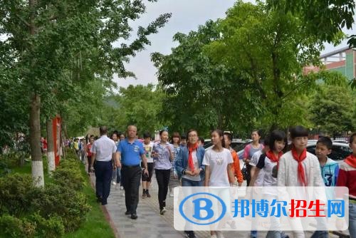 德陽中德工業(yè)職業(yè)學(xué)校2020年報名條件、招生要求、招生對象