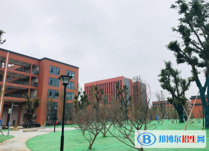 重慶五一技師學(xué)院2020年報(bào)名條件、招生要求、招生對(duì)象