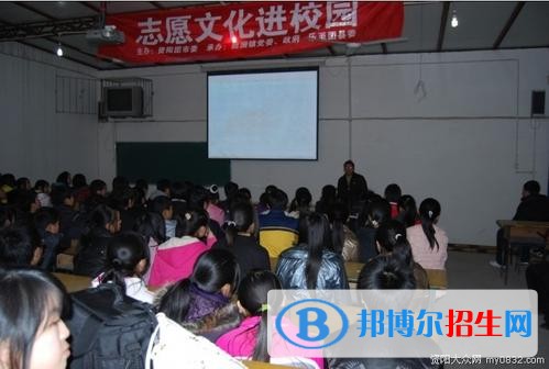 至縣回瀾職業(yè)中學(xué)地址在哪里
