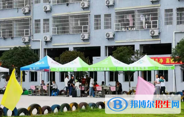 江西宜春工業(yè)技工學校2020年招生辦聯系電話