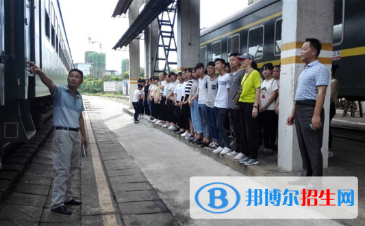 湖南2020年初中生讀什么鐵路學校