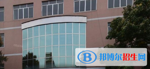玉林龍池汽車工程職業(yè)技術(shù)學(xué)校2020年報(bào)名條件、招生要求、招生對象