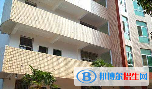 重慶華繡服裝中等專業(yè)學校2020年招生辦聯(lián)系電話