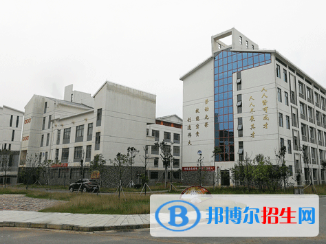 江西井岡山經(jīng)貿(mào)學(xué)校怎么樣、好不好