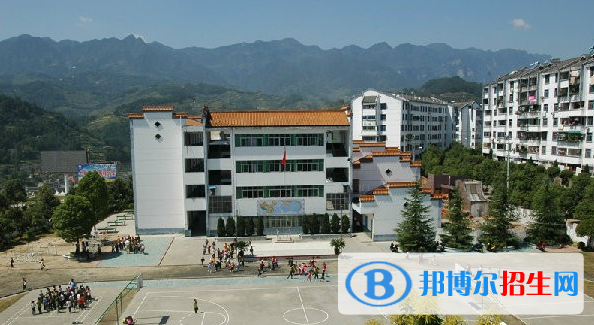 鄂州中等專業(yè)學校2020年報名條件、招生要求、招生對象