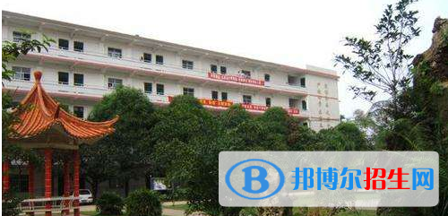 重慶萬州商貿(mào)中等專業(yè)學(xué)校2020年報(bào)名條件、招生要求、招生對(duì)象