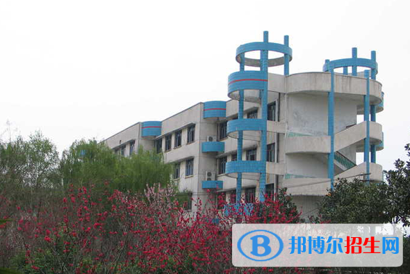 武漢第二高級(jí)技工學(xué)校2020年招生辦聯(lián)系電話(huà)