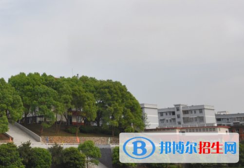 安源區(qū)職業(yè)中等專業(yè)學(xué)校2020年報名條件、招生要求、招生對象