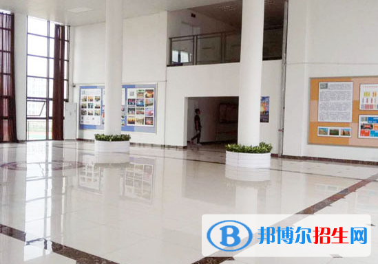 江西泛美藝術中等專業(yè)學校2020年招生辦聯(lián)系電話