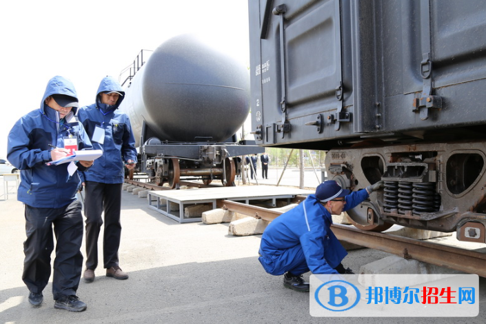 江西2020年鐵路學(xué)校都有什么專(zhuān)業(yè)適合男生