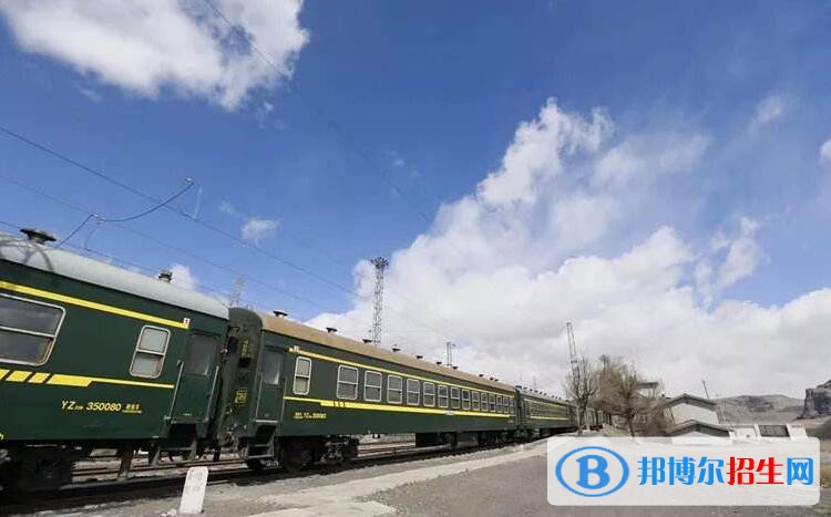貴州2020年鐵路學(xué)校中專升大?？际裁? width=