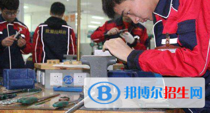 蘭州電子工業(yè)學校2020年學費、收費多少