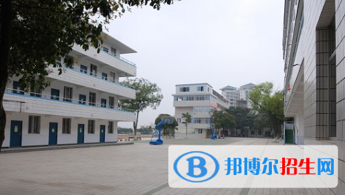 桂林財貿(mào)金融學(xué)校2020年報名條件、招生要求、招生對象