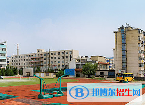 湖北汽車工業(yè)實驗技工學校6