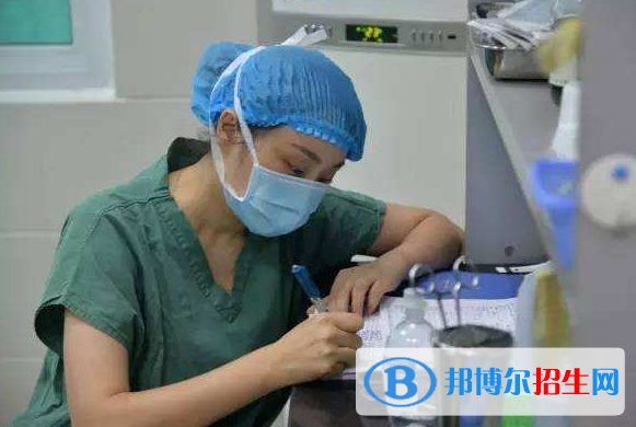 重慶2022年女生上衛(wèi)校學什么好