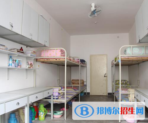 河南理工學(xué)校2021年宿舍條件
