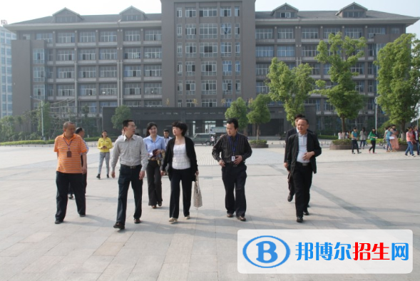 重慶醫(yī)藥衛(wèi)生學校怎么樣、好不好