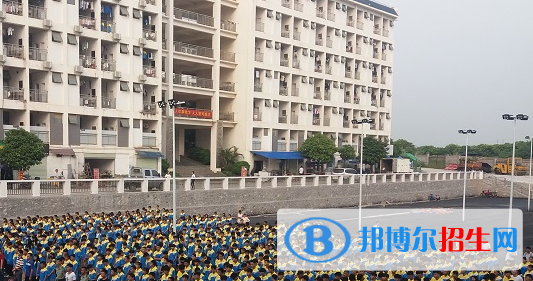百色財經(jīng)職業(yè)技術(shù)學(xué)校2020年報名條件、招生要求、招生對象