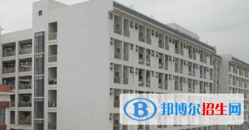 百色財(cái)經(jīng)職業(yè)技術(shù)學(xué)校2020年招生辦聯(lián)系電話 