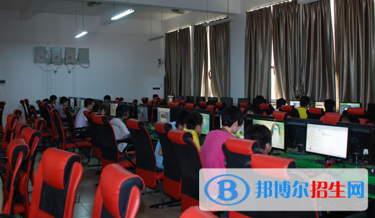 欽州衛(wèi)生學(xué)校2020年報(bào)名條件、招生要求、招生對(duì)象 