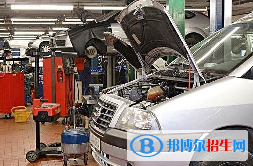廣東2020年男生在汽修學校學什么好