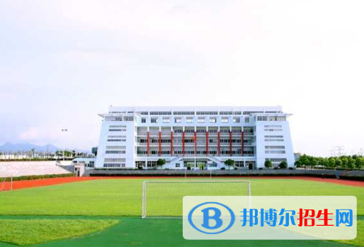 江西2020年鐵路學校和中專有哪些區(qū)別
