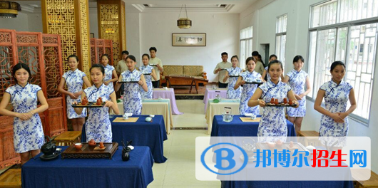 廣西桂林商貿(mào)旅游技工學(xué)校2020年報(bào)名條件、招生要求、招生對(duì)象 