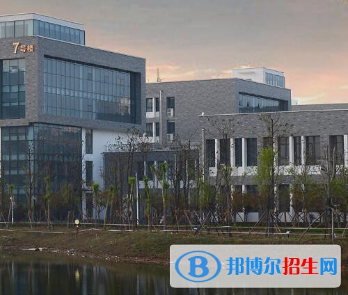 鄭州信息技術(shù)學(xué)校2021年報(bào)名條件、招生對(duì)象