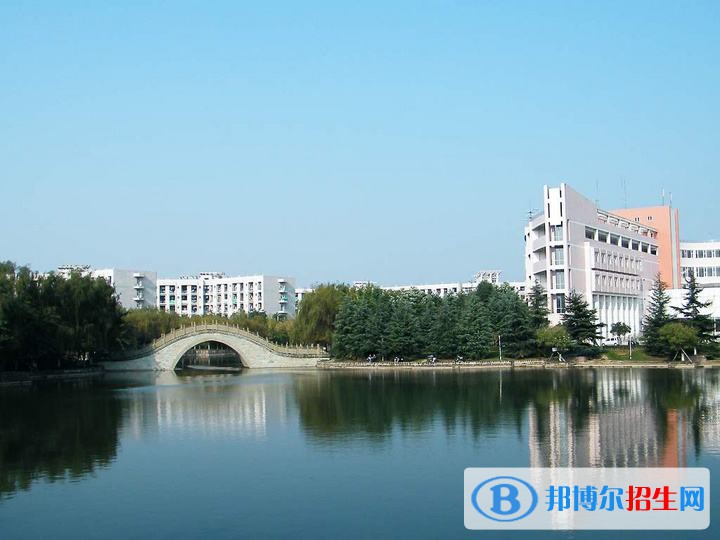 咸寧衛(wèi)生學(xué)校2020年報(bào)名條件、招生要求、招生對(duì)象