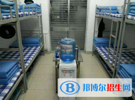 重慶華陽(yáng)技工學(xué)校2020年宿舍條件