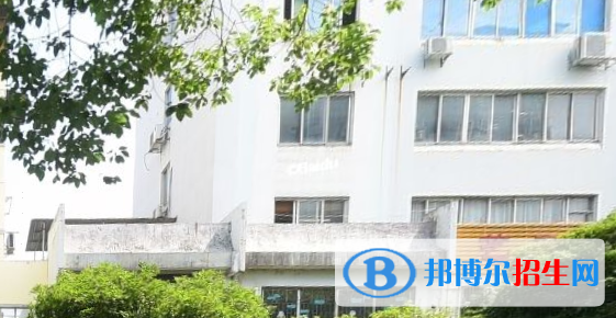 廣西二輕工業(yè)管理學校2020年招生辦聯(lián)系電話 