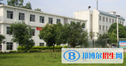 合山職業(yè)技術(shù)學(xué)校2020年報(bào)名條件、招生要求、招生對(duì)象