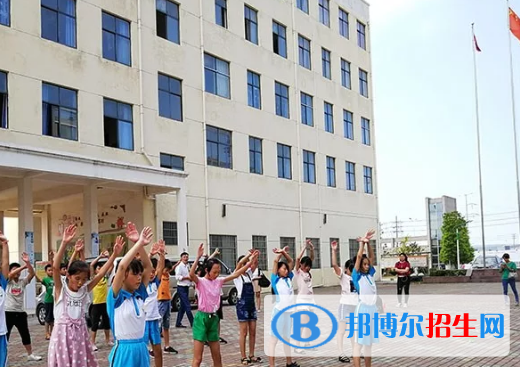 江西撫州創(chuàng)新學(xué)校怎么樣、好不好