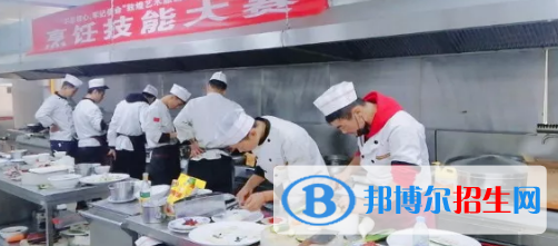 敦煌藝術(shù)旅游中等專業(yè)學(xué)校2020年學(xué)費、收費多少