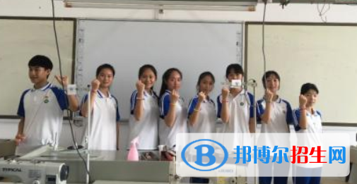柳州工業(yè)職業(yè)技術(shù)學(xué)校2020年報(bào)名條件、招生要求、招生對象 