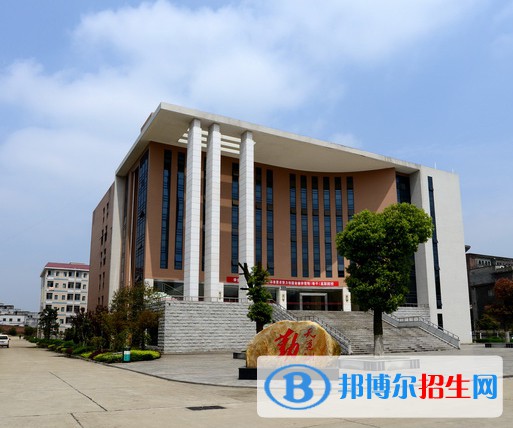洪湖理工中等職業(yè)學(xué)校2020年報(bào)名條件、招生要求、招生對(duì)象